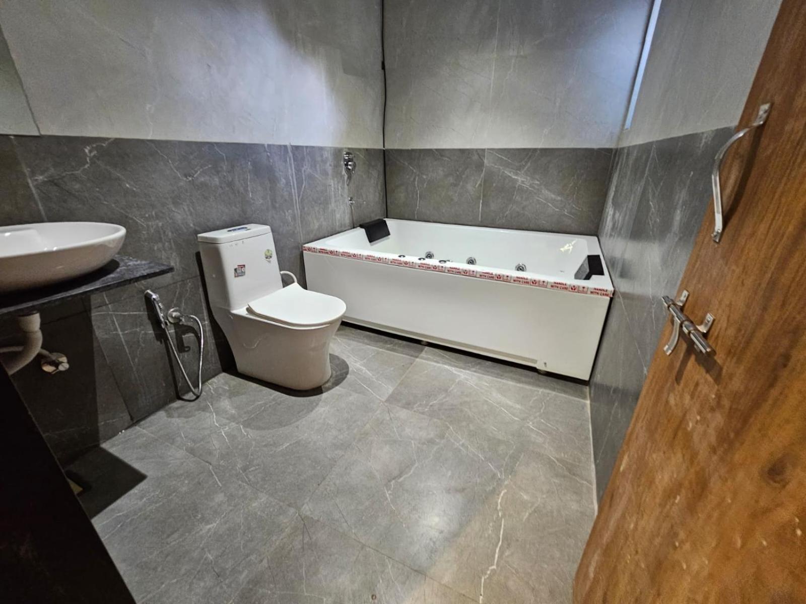 King Suite with Spa Bath