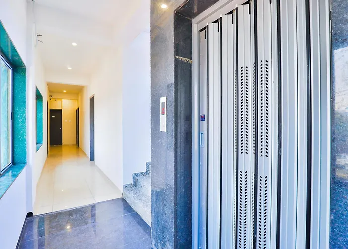 Nova Hotel New Crossroad Rajkot
